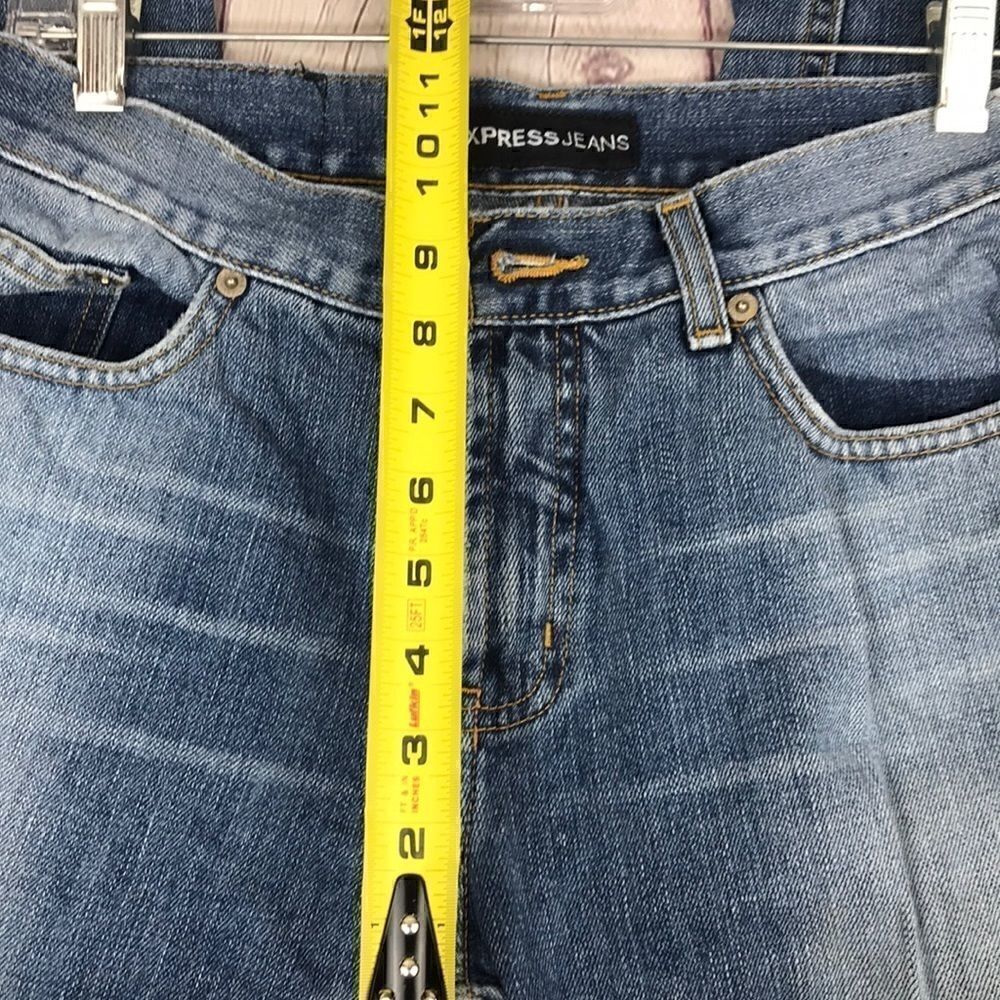 9/10- Express destructed straight mid rise… - Picture 7 of 8